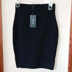 NWT Beautiful Stretch Midi skirt Black Medium